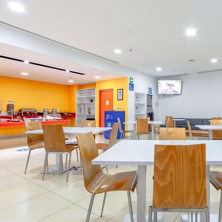 Sleep Inn Leon Antares Экстерьер фото