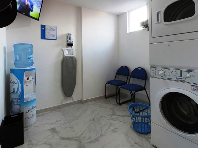 Sleep Inn Leon Antares Экстерьер фото